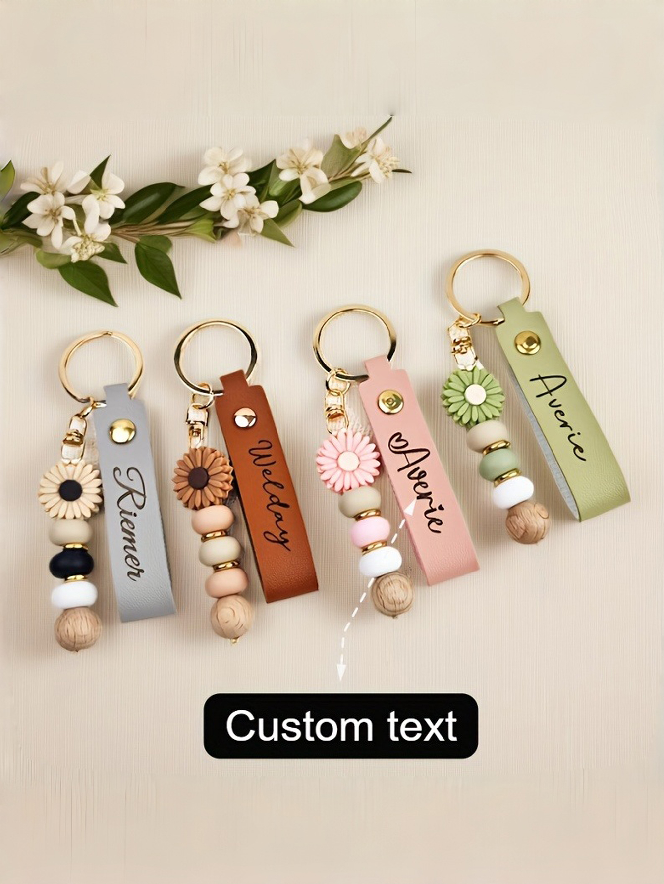 Customizable Daisy Beaded Keychain, an Elegant Gift for Women